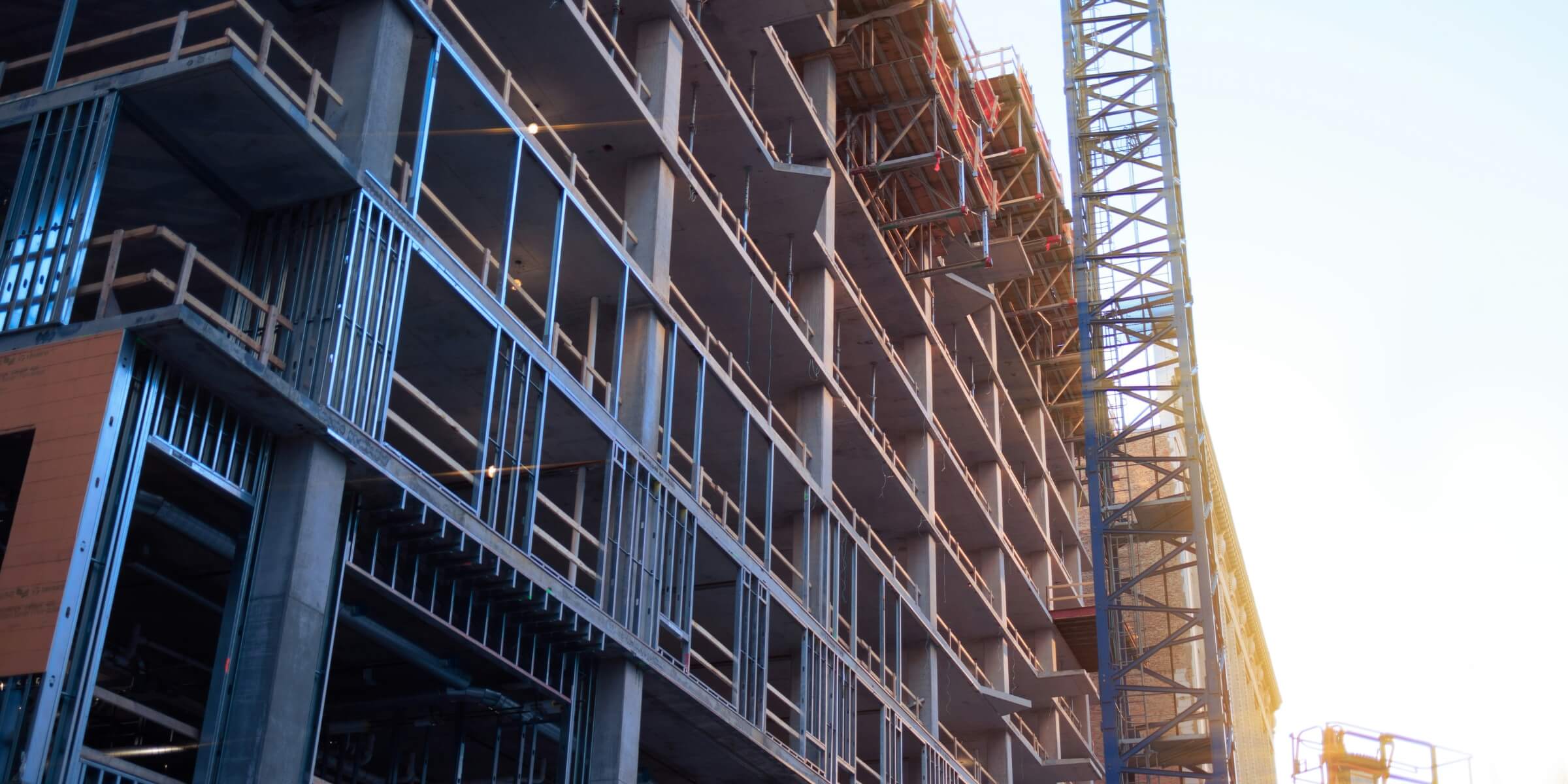 Estructura de acero en construcción. GM Nexus Group, grupo empresarial