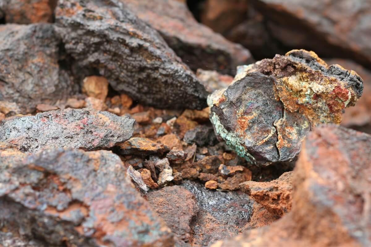 Mineral metálico en bruto. GM Nexus Trading, minerales de cobre y hierro