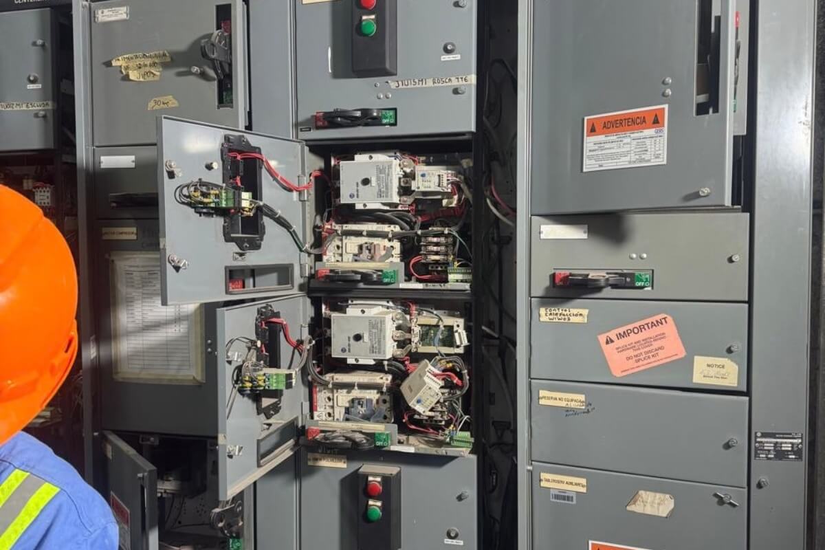 Mantenimiento de tablero eléctrico industrial
