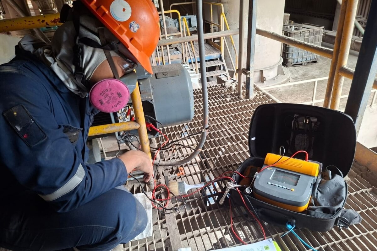 Inspección técnica de equipo en planta industrial. Supervisión y diagnóstico en paradas de mantenimiento